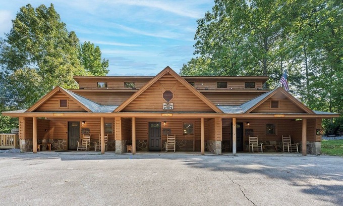 Caton Condo | Dolly's # 1 2 Bedroom Condo by RedAwning