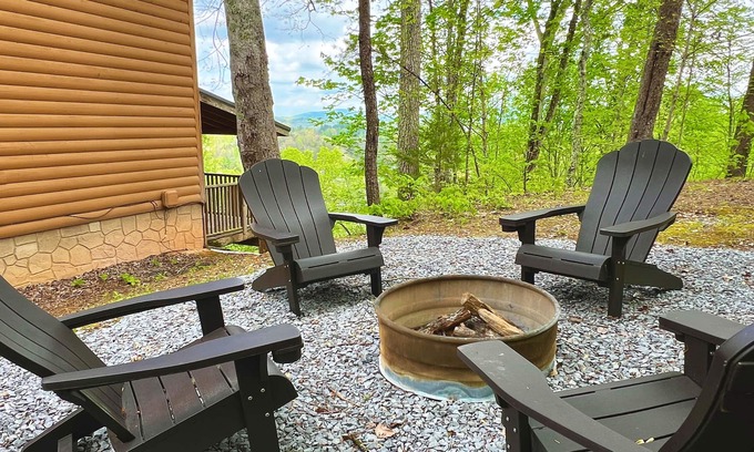Caton Condo | Dolly's # 1 (2-Bedroom Condo) with Mountain view by RedAwning