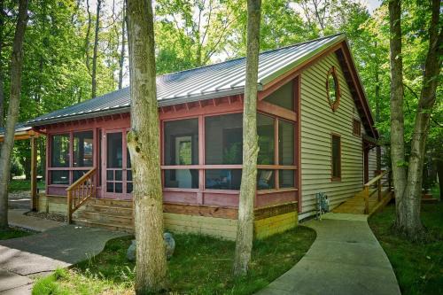 Fennville House | Dollybrook 6 Pet Friendly Community Pool Groups Welcome