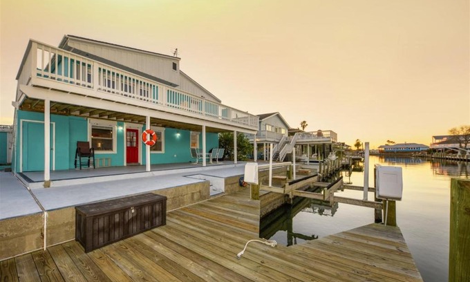 City-by-the Sea House | Dolphin Paradise