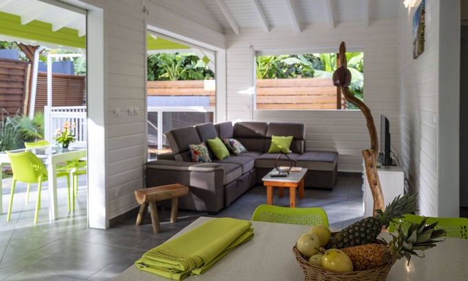 Petit-Bourg Villa | Domaine Damouw- Korosol