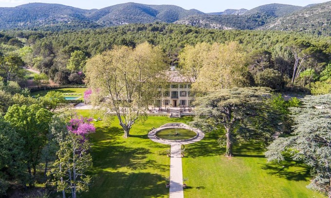 Lauris Hotel | Domaine de Fontenille