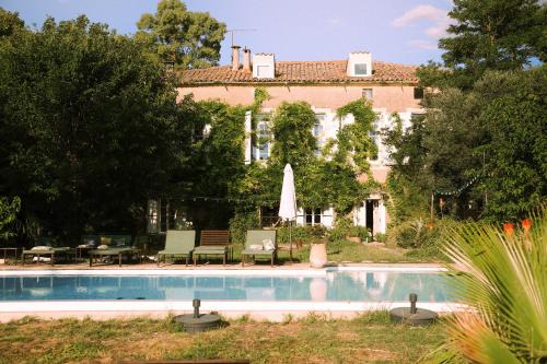 Meze Apartment | Domaine Sesquier