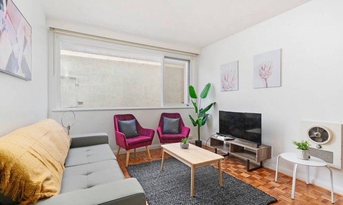 St. Kilda East Apartment | Domi Rentals - The Cozy Balaclava