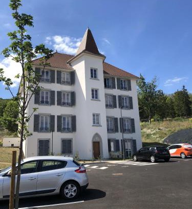 Perignat-les-Sarlieve Apartment | Domitys - Le Manoir