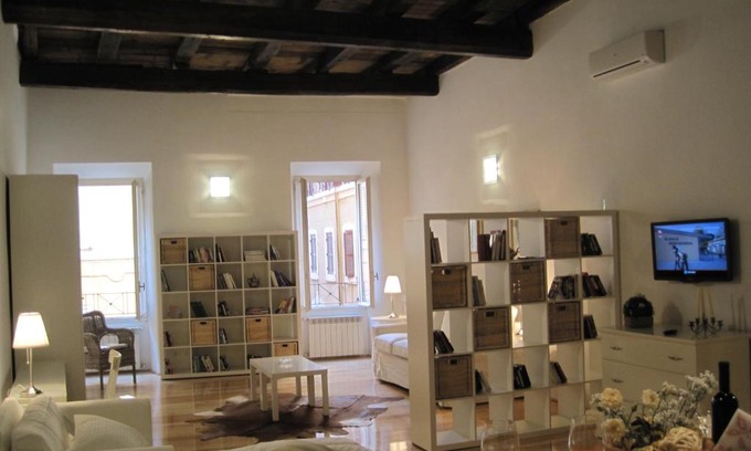 Navona House | Domus Nymphae - QR10366