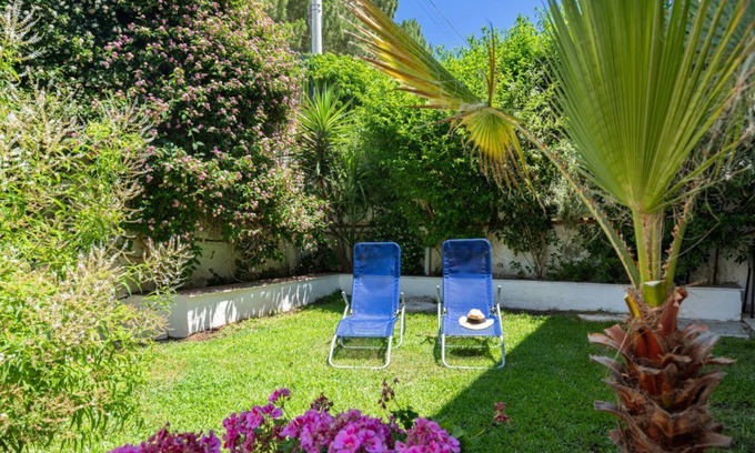 Addaura Apartment | Domus Sicily - The Scirocco's Cueva - Private Garden