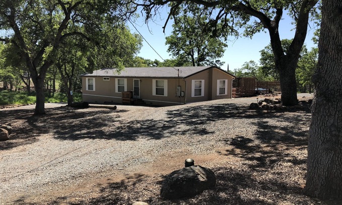 Coulterville House | Don Pedro Hideaway at the Lake