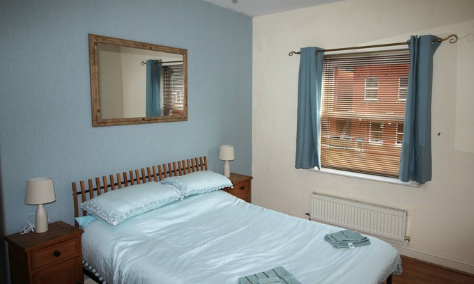 Doncaster Apartment | Doncaster Central Apartment Sleeps 5 Very Quiet