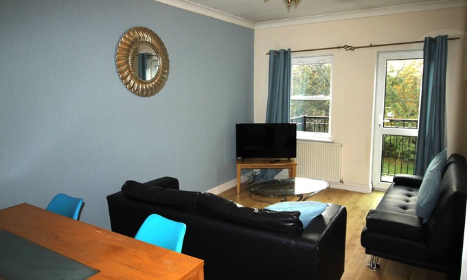 Doncaster Apartment | Doncaster Town Centre - 2 Beds - Plus a Sofa Bed - Lift Access - Very Quiet