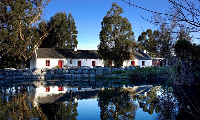 Kaikoura Hotel | Donegal House