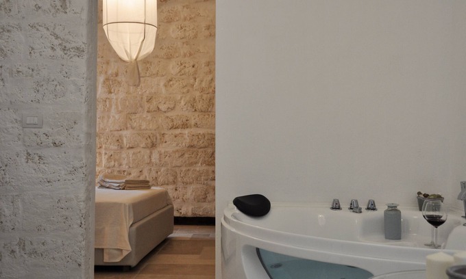 Centro Storico Bed & Breakfast | Donna Piera - Dimore di Charme Suite Gassa d'Amante with whirlpool