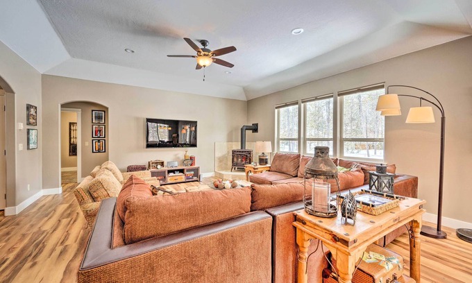 Fir Grove Estates House | Donnelly Vacation Rental Near Lake Cascade!