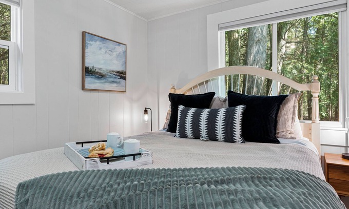 Baileys Harbor House | Door County Dreaming Cabin, Pet Friendly