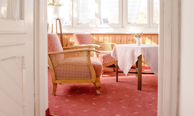 Bad Elster Cottage | Doppelzimmer,du/wc, tw. Balkon, tw. Aufbettg. Mgl. - Hotel-pension Heimburg