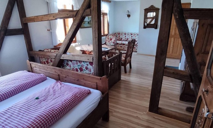 Klingenthal Bed & Breakfast | Doppelzimmer , Dusche, WC, 3 Aufb. Mgl. - Berggasthaus Schöne Aussicht
