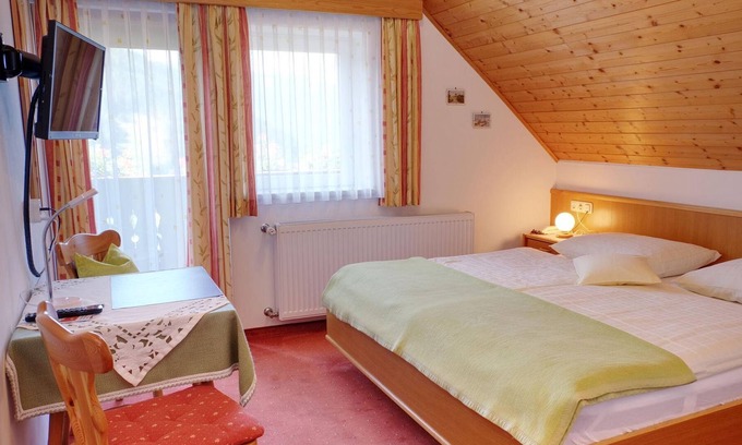 Bach Cottage | Doppelzimmer Kaiserburg - Landhaus Hinteregger