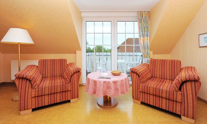 Esens Cottage | Doppelzimmer Nichtraucher Kategorie II - Doppelzimmer in der Hotel-pension Störtebeker