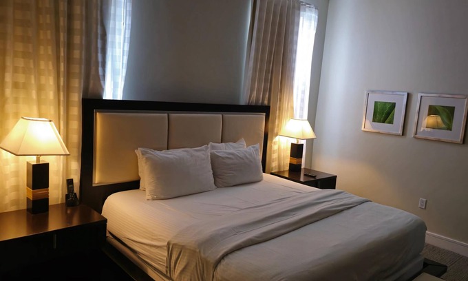 Ludlam Condo | Doral Golf Trip – King Bed & Sleeper 1070 sq ft