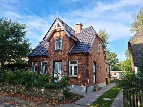 Nieblum House | Doras Hus