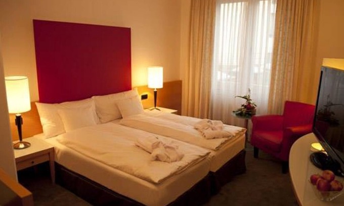 Strehlen House | DORMERO room, shower or bath, WC - DORMERO Hotel Dresden City