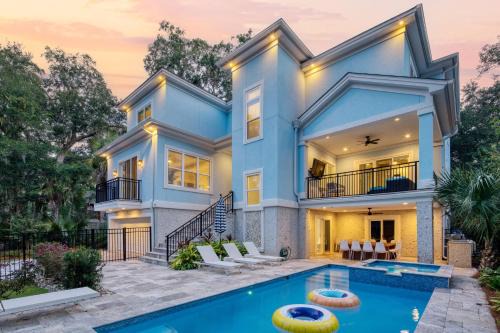 North Forest Beach House | Dory by AvantStay Walk to the Beach Luxe Home