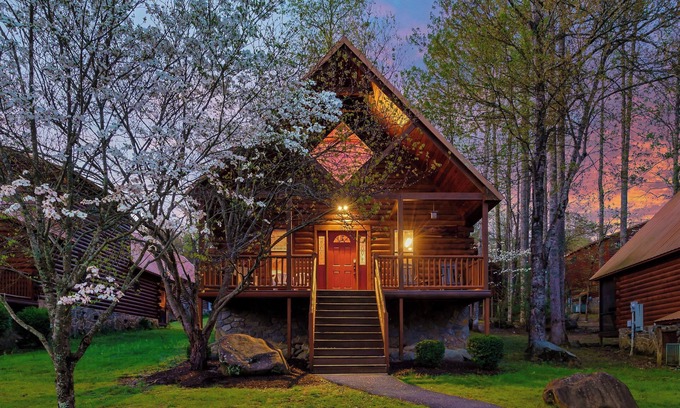 White Oak Lodge Cabin | Dottie’s Place by Beyond Expectations – Smoky Mtn Getaway w/Resort Perks