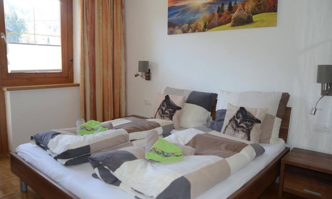 Sankt Kanzian am Klopeiner See Bed & Breakfast | Double room 8 with balcony - Pension Eule