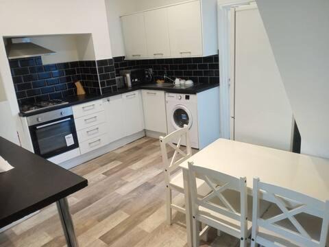 Burnley House | Double-bed (G2) close to Burnley city centre