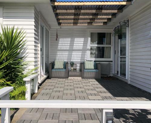 Hamilton East House | double bed guest room