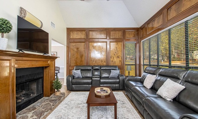 Sherwood House | Double Diamond Rentals – Perfect Family Home