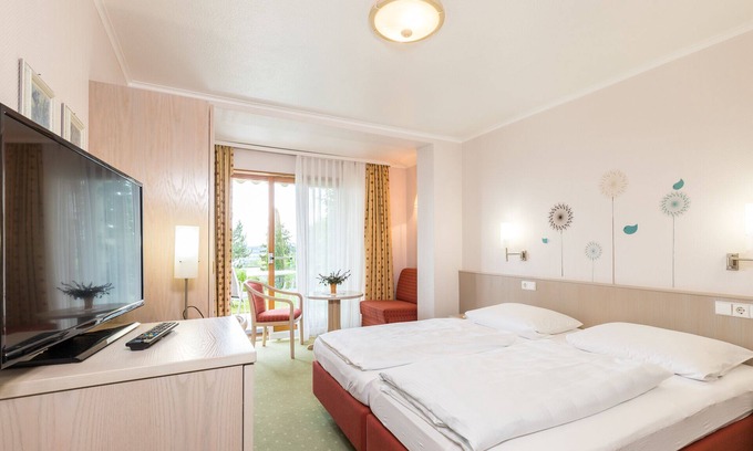 Gailingen Apartment | Double room 3, with shower and WC