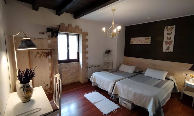 Deba Apartment | 'Double Room 1' with Mountain Views, Private Garden and Wi-Fi