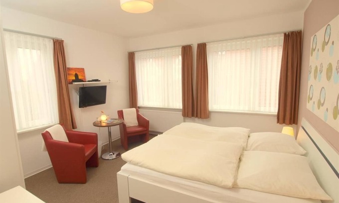 Langeoog Cottage | Double room, 1st floor, shower/WC, non-smoking - Pension Friedrich Voss