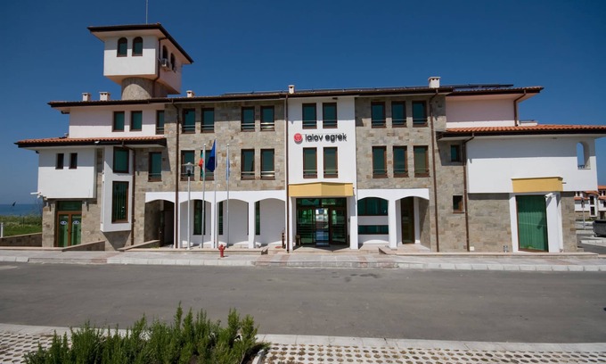 Tsarevo House | DOUBLE ROOM 7 in a quiet hotel with SEA VIEW