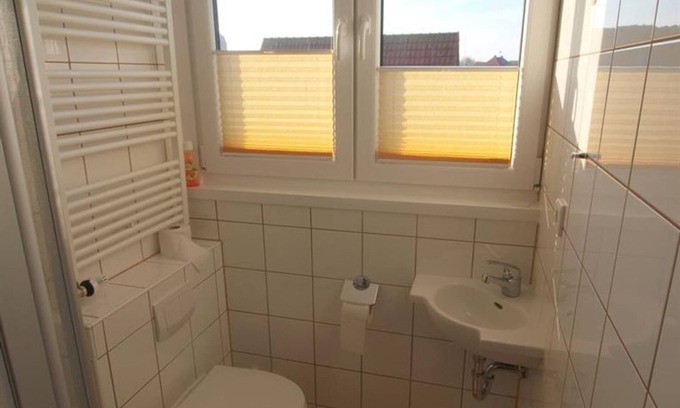 Langeoog Cottage | Double room, attic, shower/WC, non-smoking - Pension Friedrich Voss