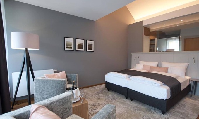 Punderich House | Double room "Beerenauslese" - Landidyll Hotel-Restaurant "Zur Marienburg"