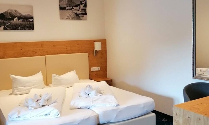 Weidach House | Double room "Edelweiss" - Hotel Tirolerhof