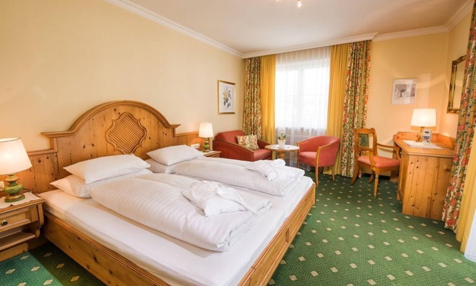 Dorfgastein Hotel | Double room for single occupancy with shower, WC - Römerhof, Landhotel