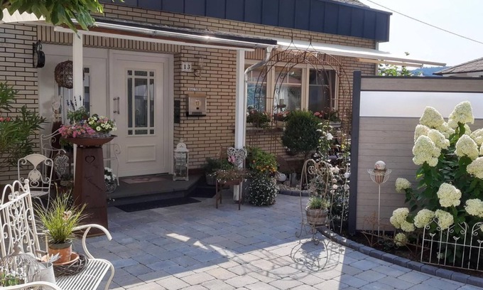 Kobern-Gondorf Bed & Breakfast | Double room shower/WC - Landhaus Julia