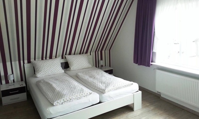 Friedrichstadt Bed & Breakfast | Double Room Suite - Pension Marktblick - bed & breakfast