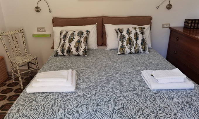 La Maddalena House | Double Room. The Garden. Rooms & Breakfast.