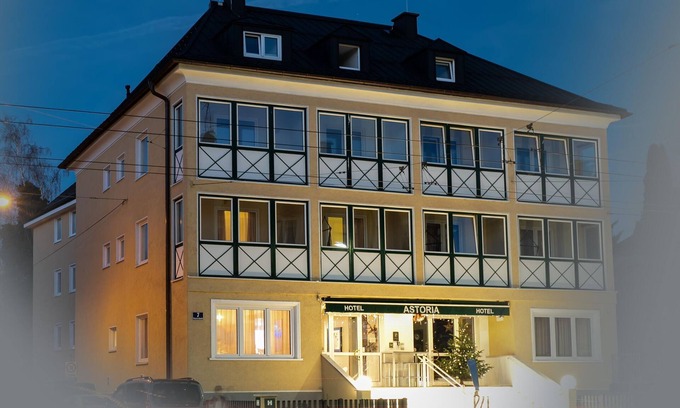 Maxglan House | Double room Twin - room only - non ref - Astoria, Hotel