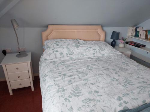 Worthing Bed & Breakfast | Double room with ensuite shower room in quiet, private house