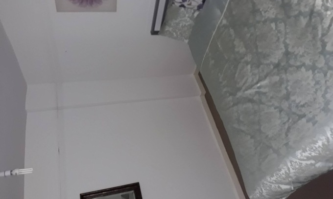 Birmingham House | Double room with shared bathroom