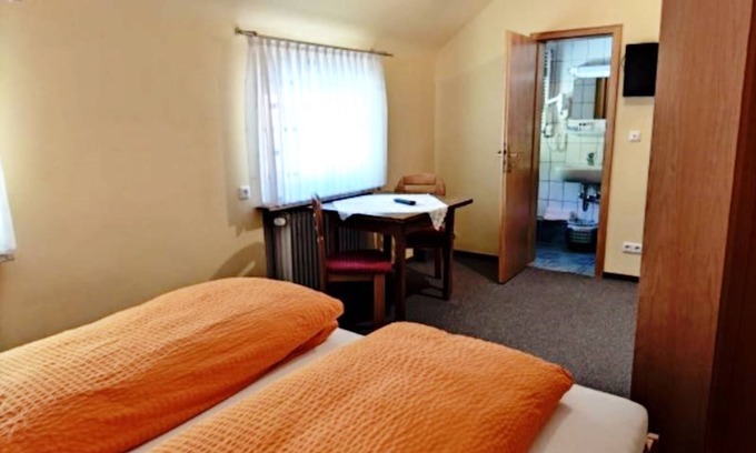 Beerfelden Cottage | Double room without balcony 04 - Gasthaus Zum Pälterwald