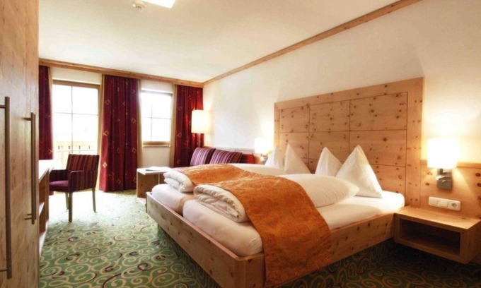 Grossarl House | Double room Zirbe family - Berghotel Alpenklang