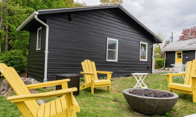 Lincoln Park House | Double the Fun: Two Houses, Shared Yard & Fire Pit