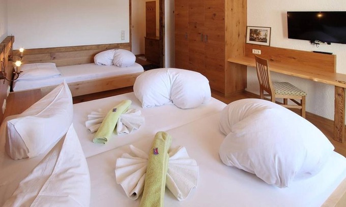 Leogang Bed & Breakfast | Double/triple room "KOMFORT", with bathroom - Gasthof Bäckerwirt
