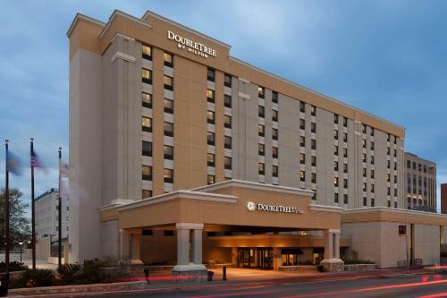 Downtown Wilmington Hotel | DoubleTree by Hilton Downtown Wilmington - Legal District